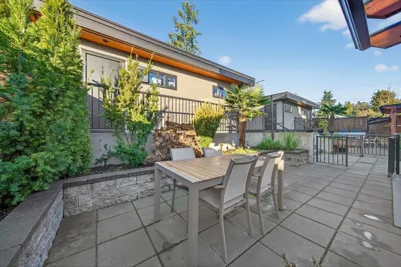 2 252 East 19th Street, North Vancouver For Sale - image 25