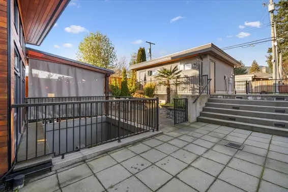 2 252 East 19th Street, North Vancouver For Sale - image 27