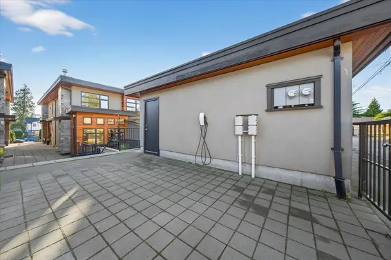 2 252 East 19th Street, North Vancouver For Sale - image 30