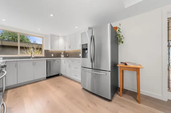 667 Fairway Drive, North Vancouver For Sale - image 8