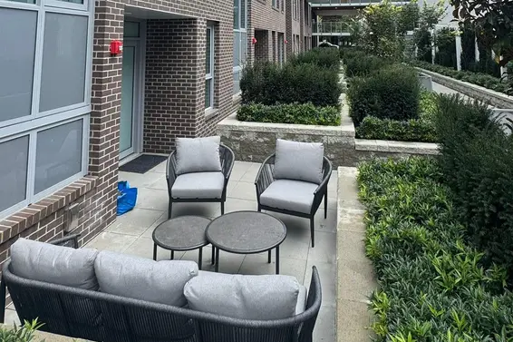 114 423 6th Street, West Vancouver For Sale - image 2
