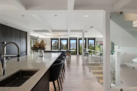 445 Mountain Drive, Lions Bay For Sale - image 15