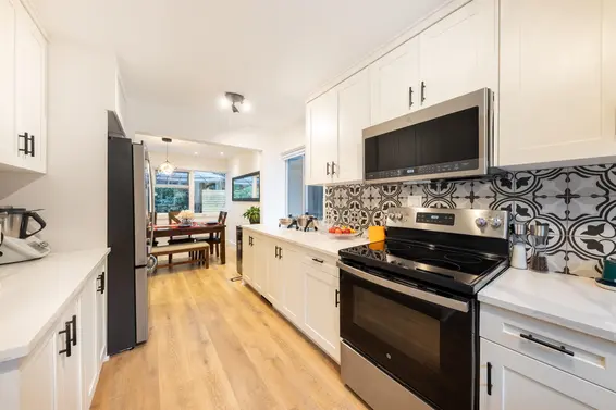 8 Glenmore Drive, West Vancouver For Sale - image 10