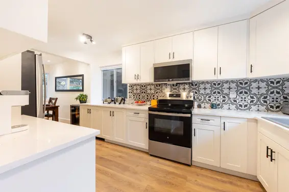 8 Glenmore Drive, West Vancouver For Sale - image 14