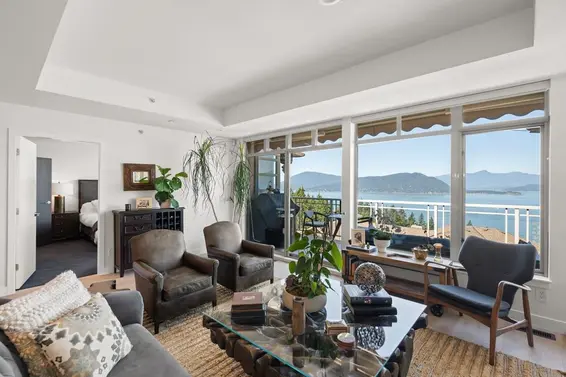 8689 Seascape Drive, West Vancouver For Sale - image 1