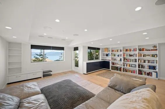 8689 Seascape Drive, West Vancouver For Sale - image 18