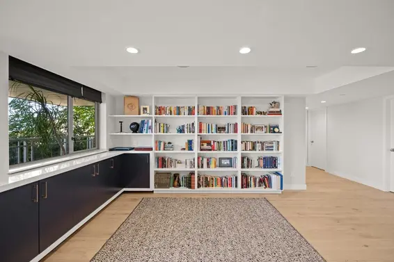 8689 Seascape Drive, West Vancouver For Sale - image 20