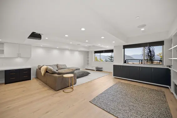 8689 Seascape Drive, West Vancouver For Sale - image 22