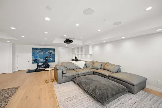 8689 Seascape Drive, West Vancouver For Sale - image 23