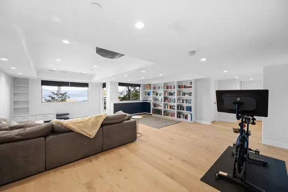 8689 Seascape Drive, West Vancouver For Sale - image 27