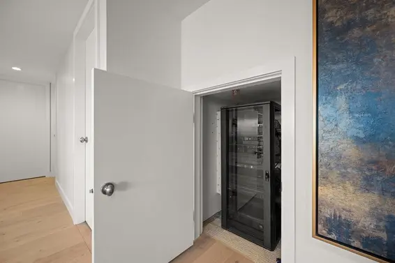 8689 Seascape Drive, West Vancouver For Sale - image 29