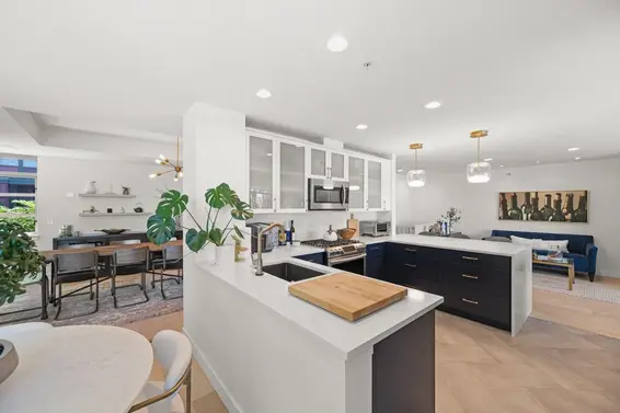 8689 Seascape Drive, West Vancouver For Sale - image 9