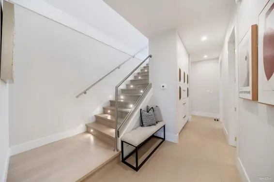 971 Adderley Street, North Vancouver For Sale - image 28