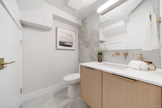 971 Adderley Street, North Vancouver For Sale - image 32