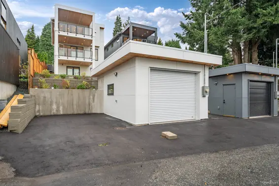 971 Adderley Street, North Vancouver For Sale - image 40