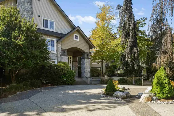 355 1100 East 29th Street, North Vancouver For Sale - image 1