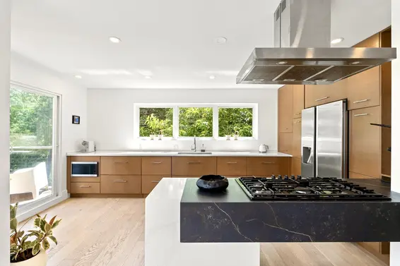 6236 Summit Avenue, West Vancouver For Sale - image 17
