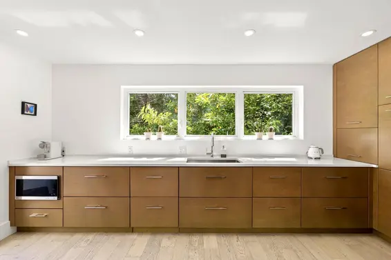 6236 Summit Avenue, West Vancouver For Sale - image 19