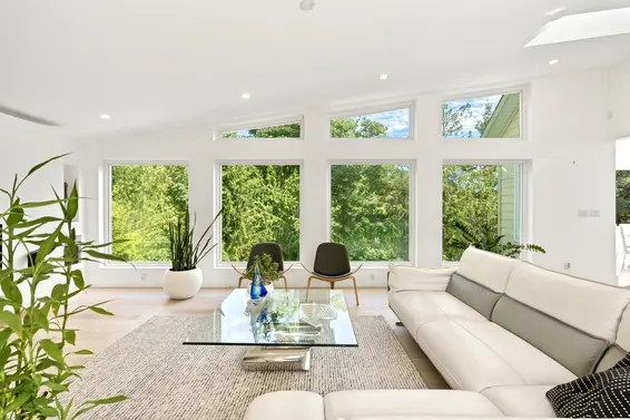 6236 Summit Avenue, West Vancouver For Sale - image 9