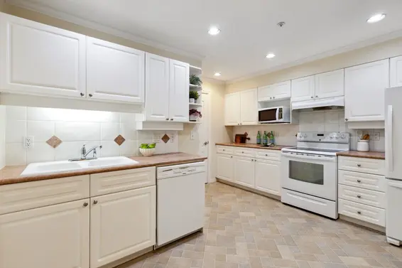204 1281 Parkgate Avenue, North Vancouver For Sale - image 15