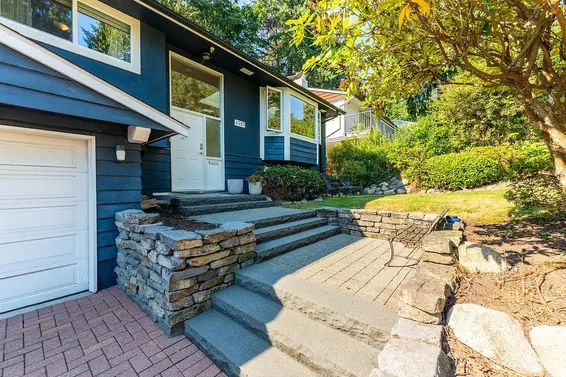 4393 Glencanyon Drive, North Vancouver For Sale - image 3