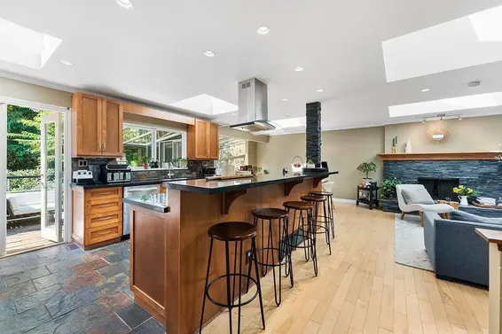 4393 Glencanyon Drive, North Vancouver For Sale - image 6