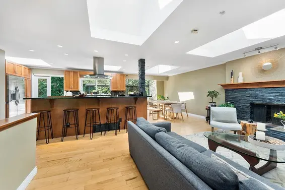 4393 Glencanyon Drive, North Vancouver For Sale - image 7