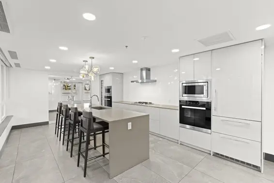 201 1675 Lions Gate Lane, North Vancouver For Sale - image 30