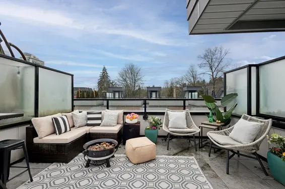 21 856 Orwell Street, North Vancouver