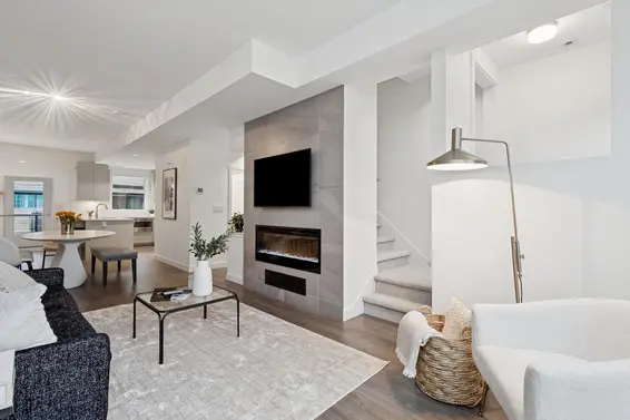 21 856 Orwell Street, North Vancouver For Sale - image 2