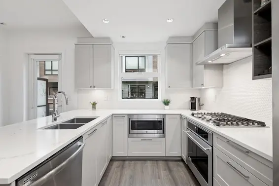 21 856 Orwell Street, North Vancouver For Sale - image 6