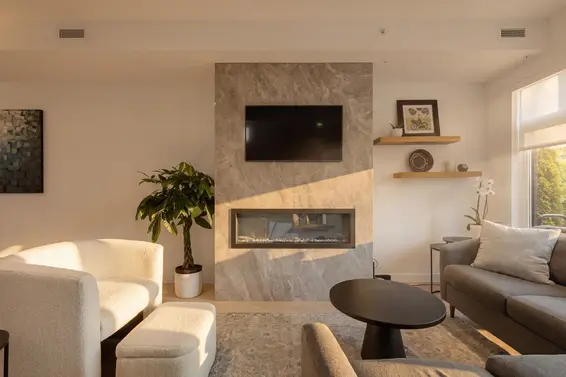 20 1960 Glenaire Drive, North Vancouver