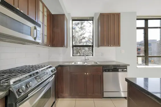 312 170 West 1st Street, North Vancouver For Sale - image 11