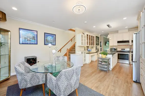 562 West Keith Road, North Vancouver For Sale - image 10