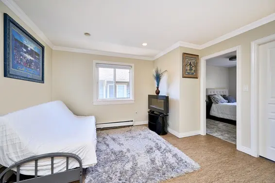 562 West Keith Road, North Vancouver For Sale - image 15