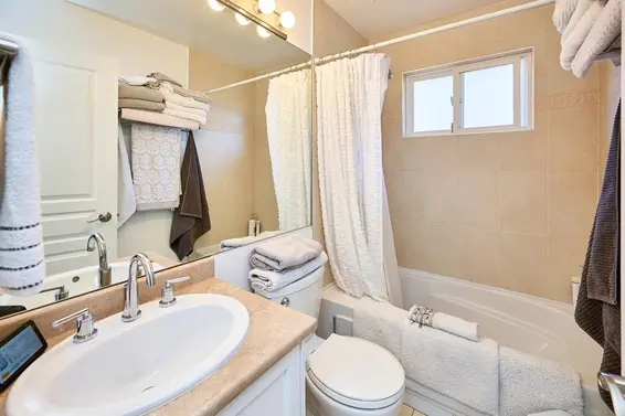 562 West Keith Road, North Vancouver For Sale - image 23