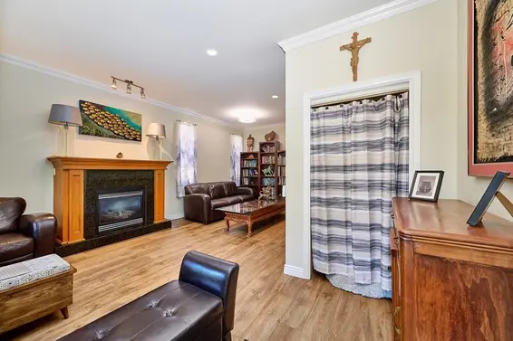 562 West Keith Road, North Vancouver For Sale - image 4