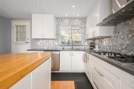 2735 Tempe Knoll Drive, North Vancouver For Sale - image 8