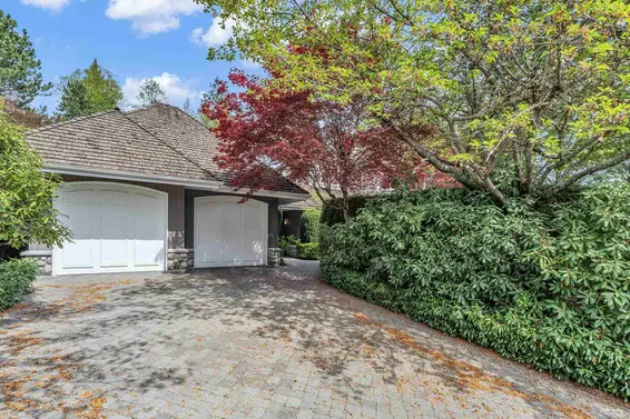 4683 Decourcy Court, West Vancouver For Sale - image 2