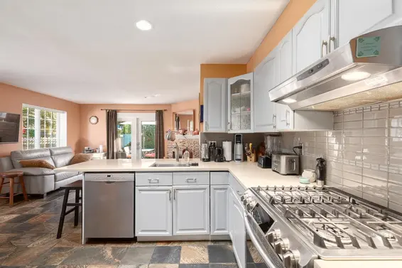 3 1652 Mahon Avenue, North Vancouver For Sale - image 3