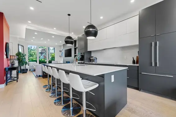 609 East 4th Street, North Vancouver For Sale - image 3