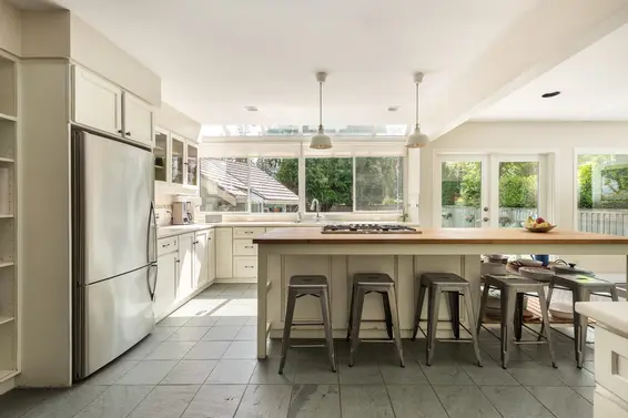 4399 Erwin Drive, West Vancouver For Sale - image 5
