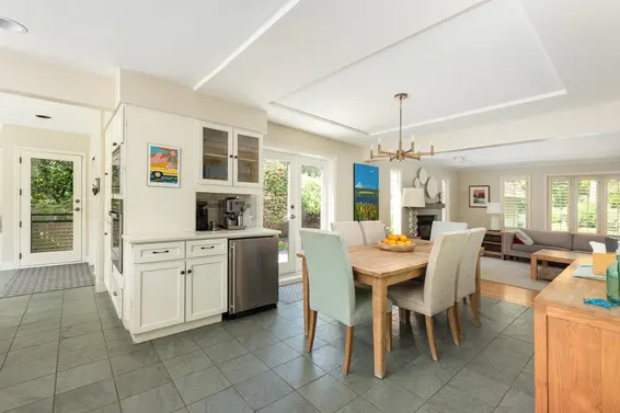4399 Erwin Drive, West Vancouver For Sale - image 8