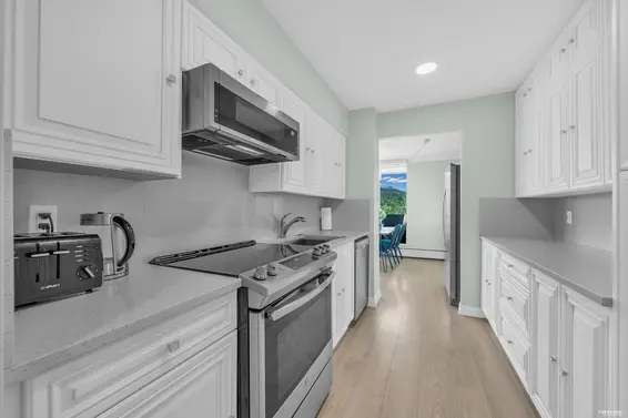 2004 2024 Fullerton Avenue, North Vancouver For Sale - image 16