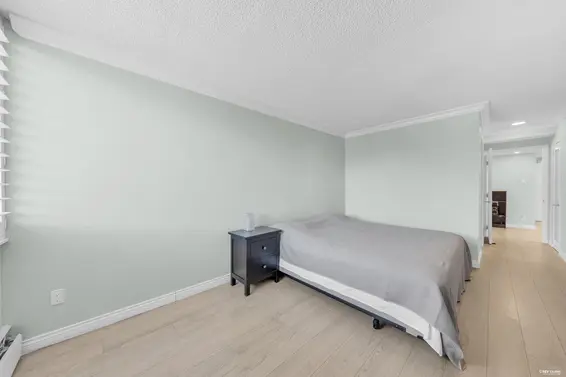 2004 2024 Fullerton Avenue, North Vancouver For Sale - image 25