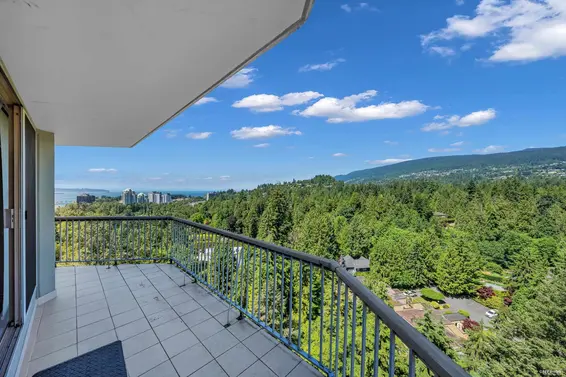 2004 2024 Fullerton Avenue, North Vancouver For Sale - image 3