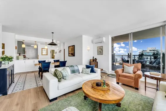 1601 160 East 13th Street, North Vancouver For Sale - image 2