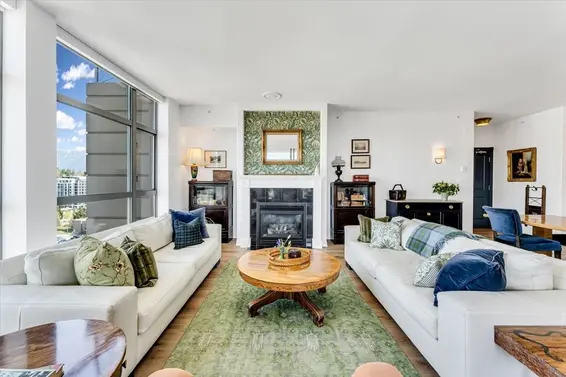 1601 160 East 13th Street, North Vancouver For Sale - image 3