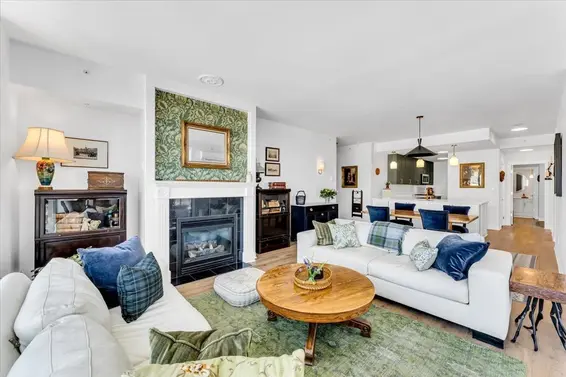1601 160 East 13th Street, North Vancouver For Sale - image 4