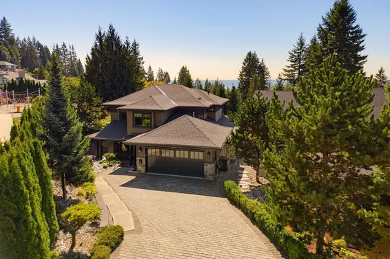 285 Monteray Avenue, North Vancouver